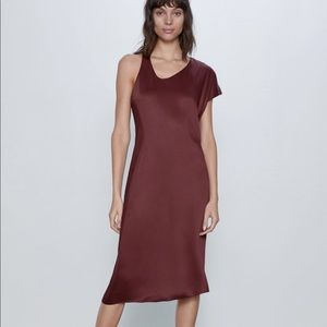 🔥Zara Asymmetric Midi Dress